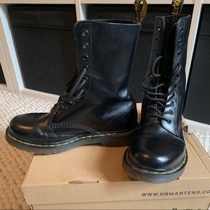 Black Doc Martins size 7